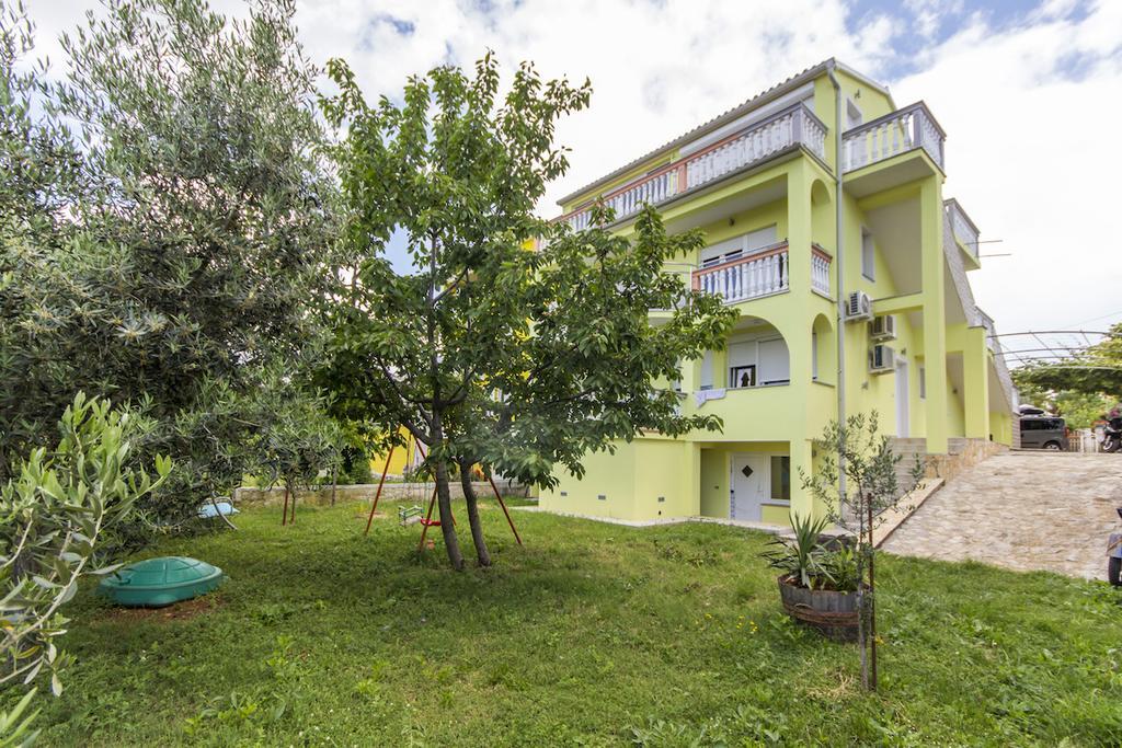 Apartment Vilic Pula Exterior photo